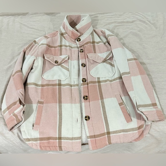 Women’s Plaid Sherpa-Lined Shacket - Picture 4 of 6